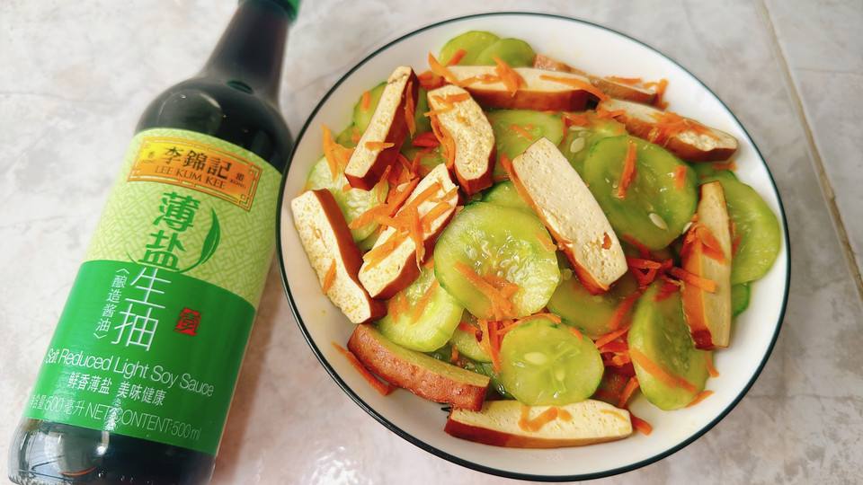 黄瓜炒香干的做法