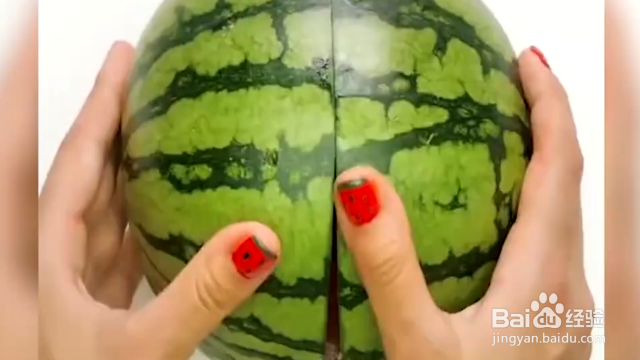 西瓜软糖制作短视频 西瓜视频教你做琥珀糖,学会了你就知道影视剧里面啤酒瓶爆头原理