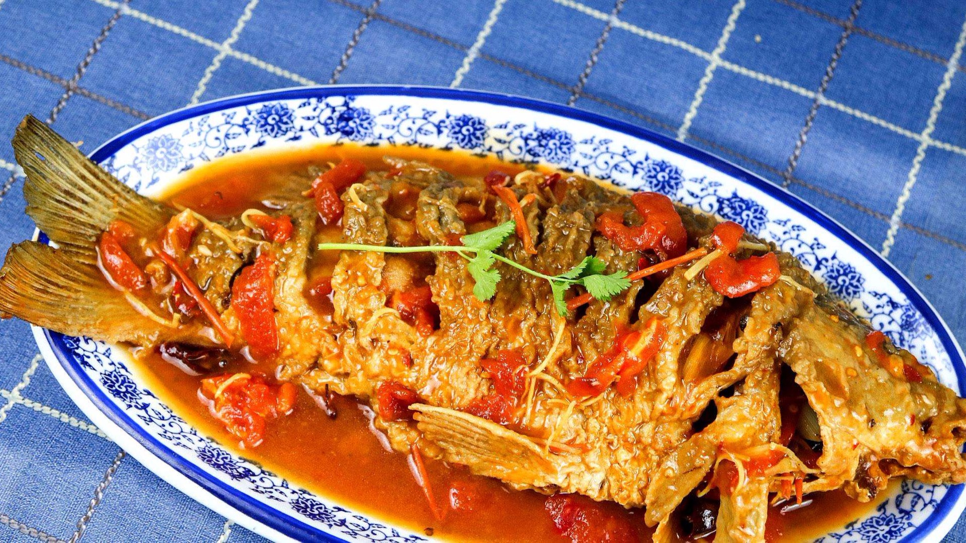 如何做家常鱼锅卷子?