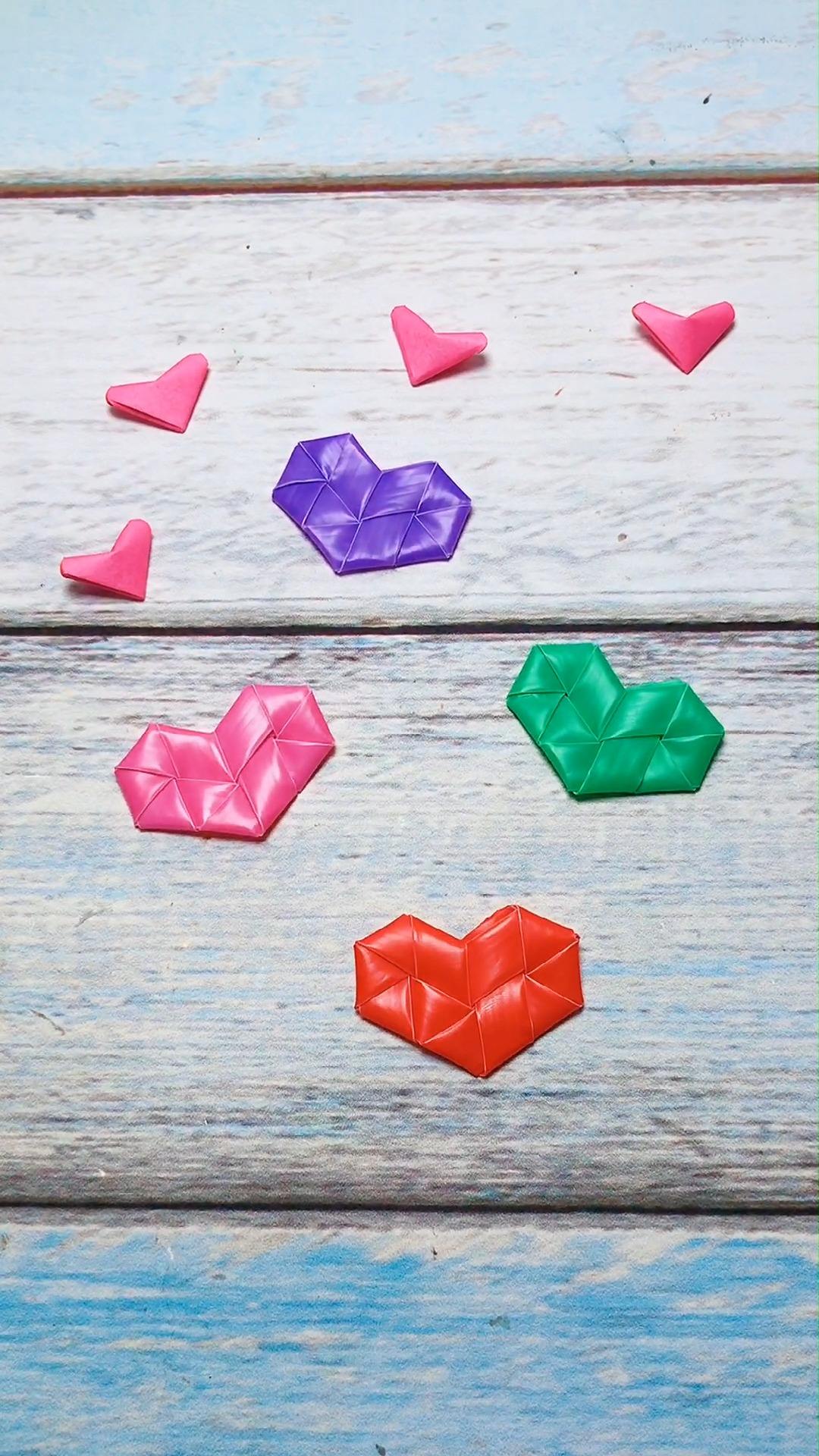 如何用吸管随意一卷变成爱心?