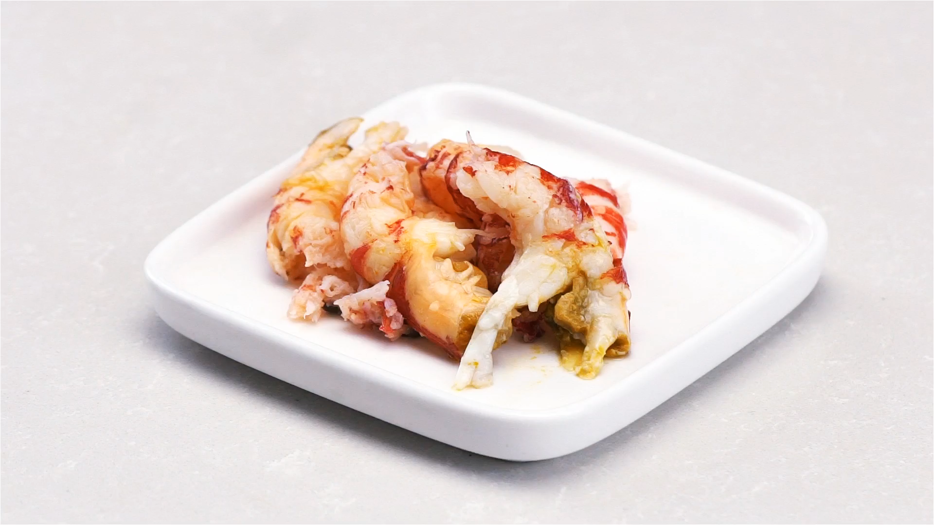 如何3秒剥出完整小龙虾肉