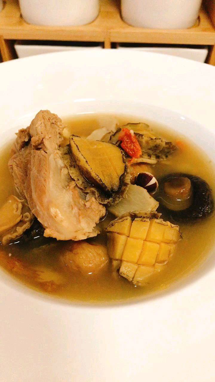 排骨鲍鱼汤的做法