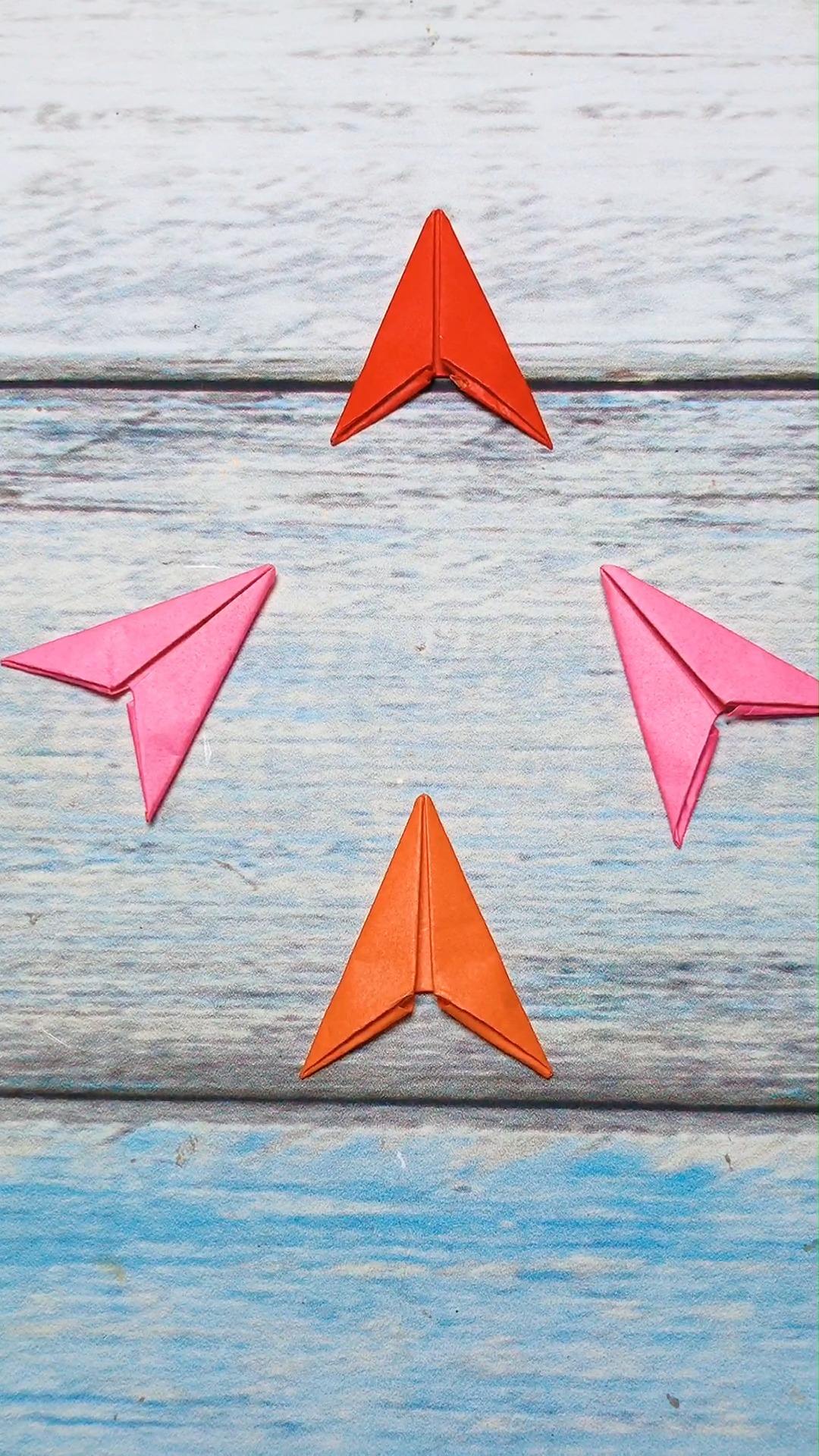 如何用彩纸折超酷的指尖小飞镖?