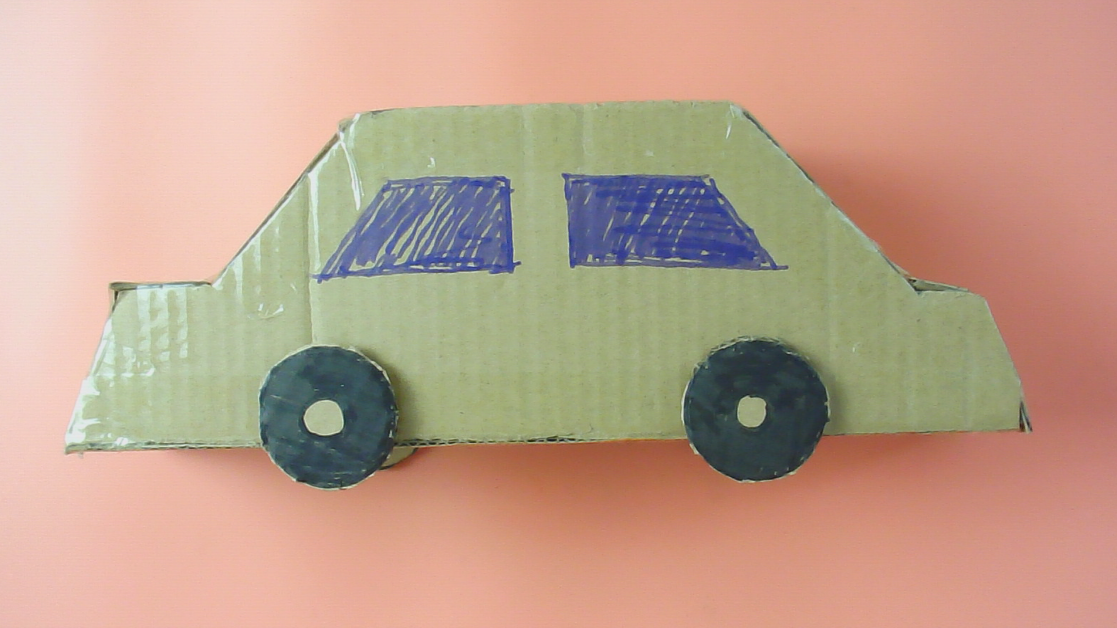 儿童废品做手工小汽车图片