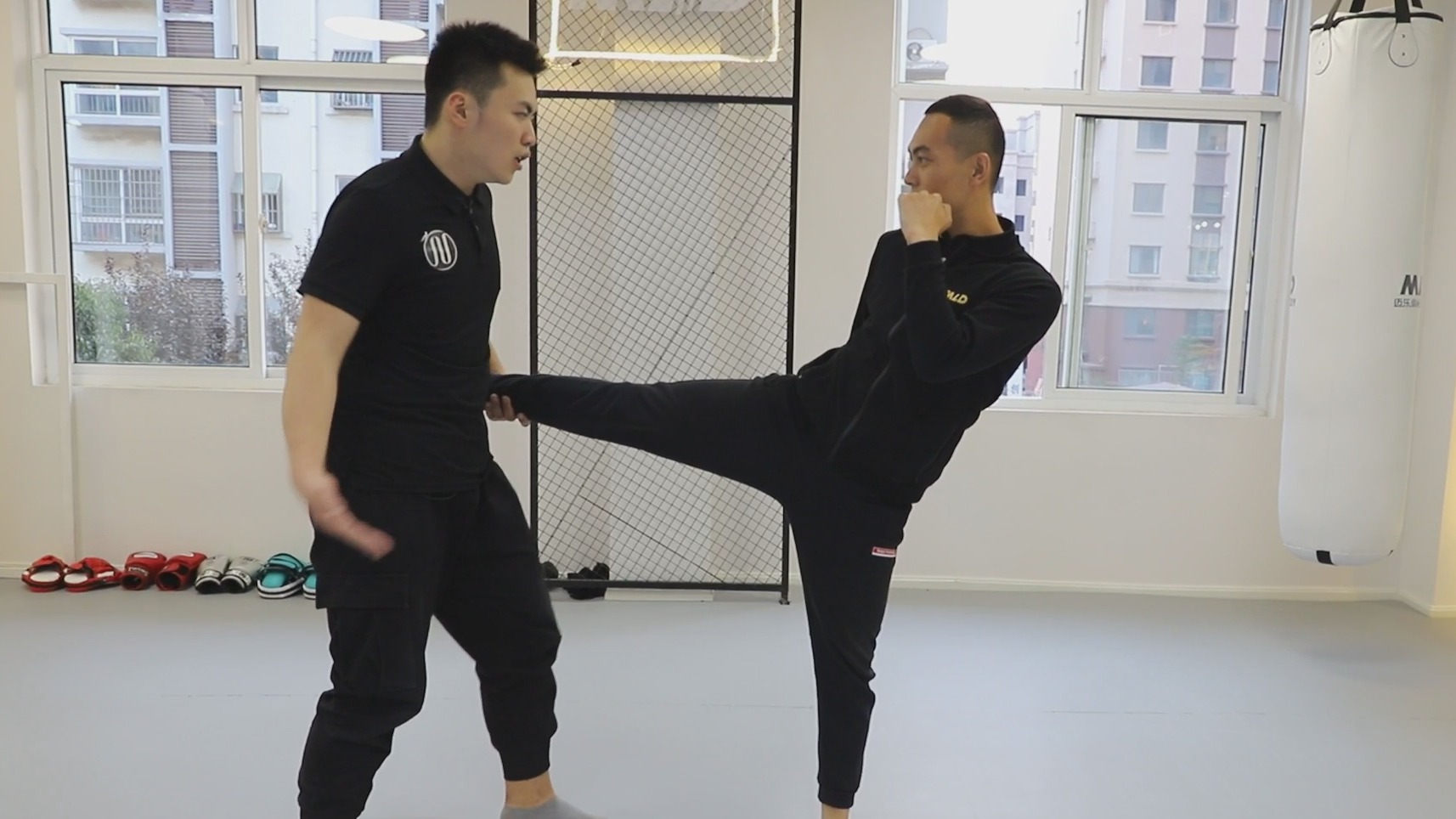 接腿绊摔应该怎么学?