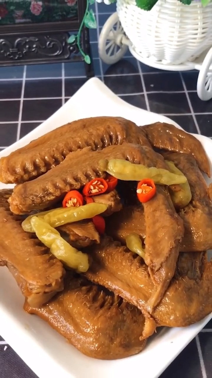 酸辣泡鸭翅怎么做?