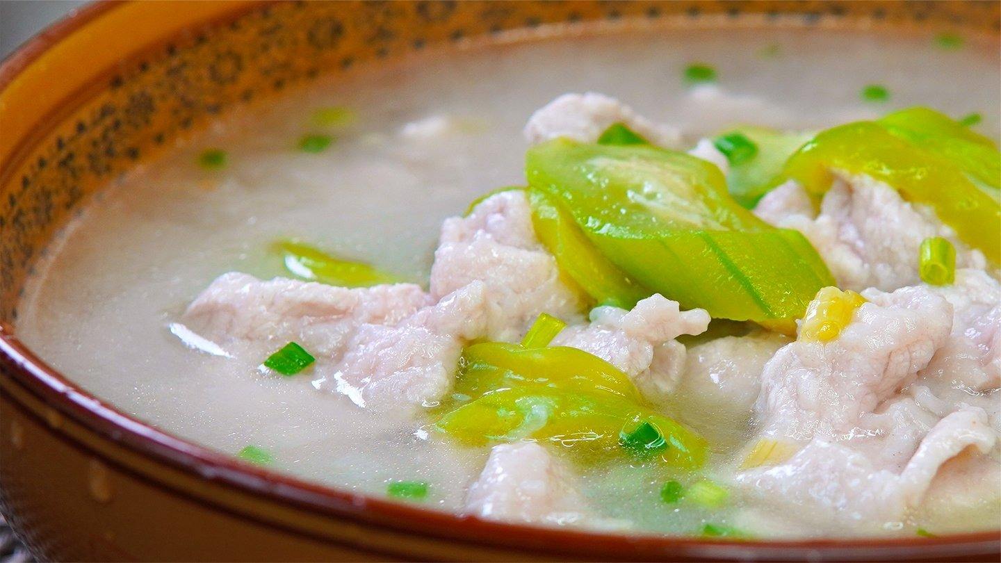 如何做丝瓜肉片汤,肉片滑嫩好吃