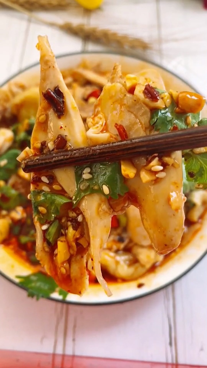 手撕口水鸡怎么做?