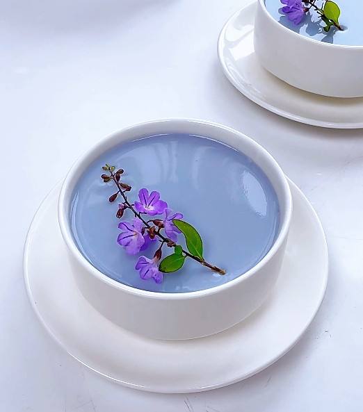 蝶豆花双皮奶的做法