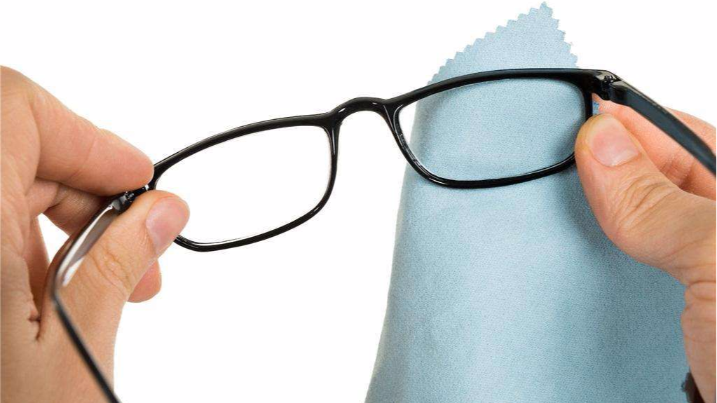 怎么擦眼镜更干净