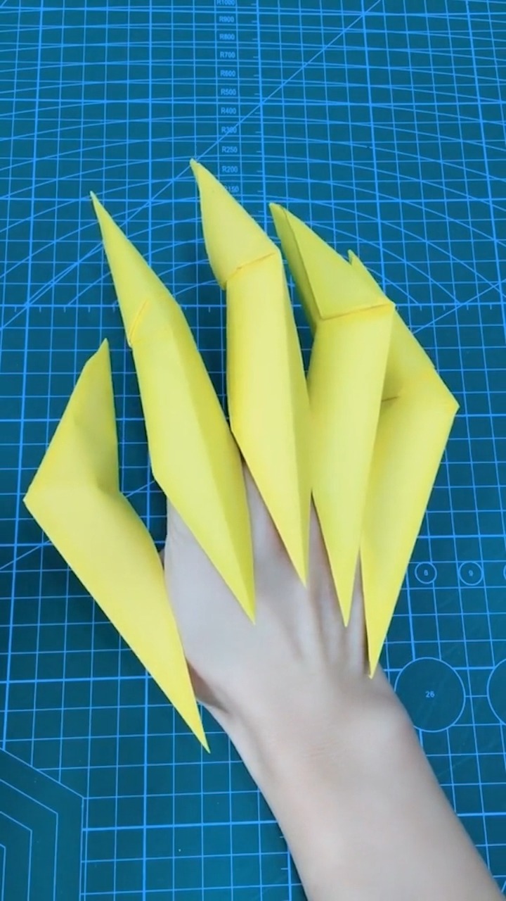 折纸手工金刚狼爪怎么做?