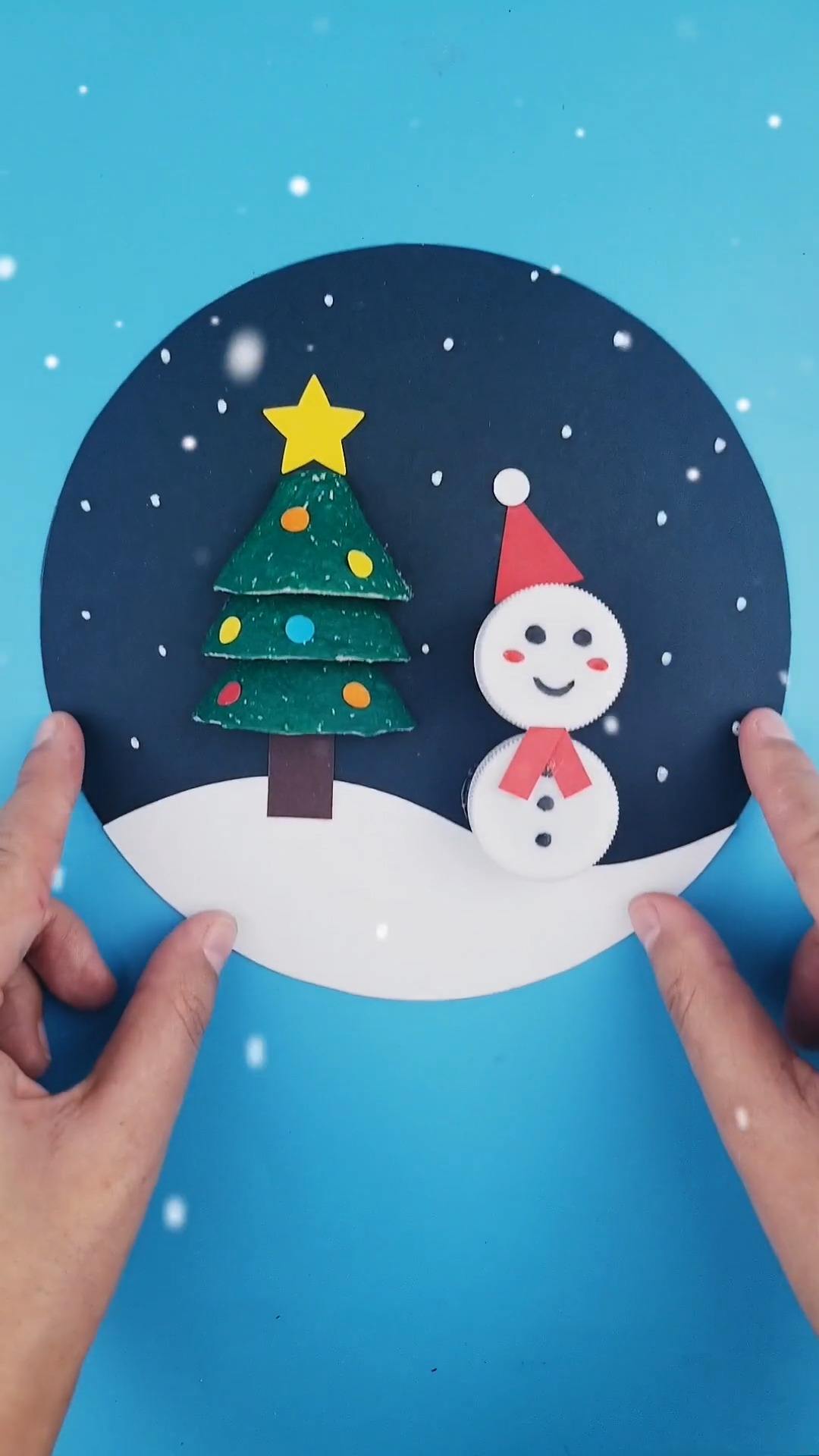 怎样用鸡蛋托做圣诞拼贴画?