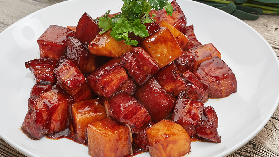 土豆红烧肉的做法