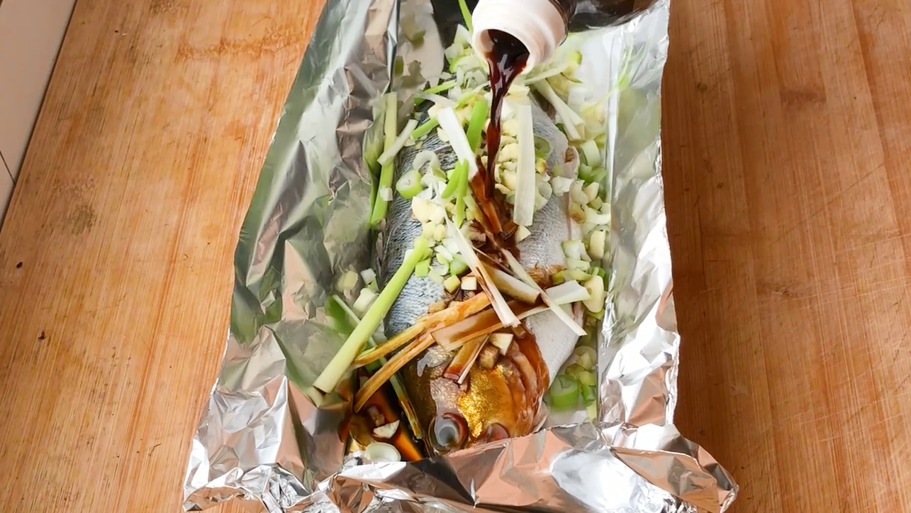 微波炉锡纸烤鱼怎么做