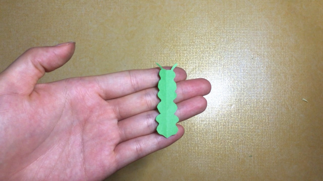 毛毛虫剪纸怎样剪?