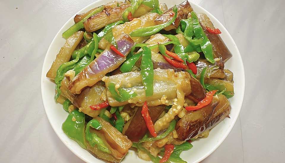 青椒炒茄子的做法