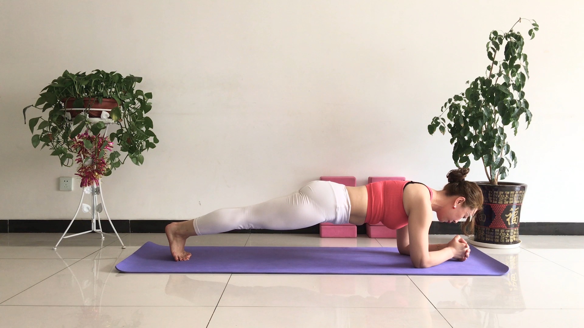 平板撑式瑜伽体式怎么做?