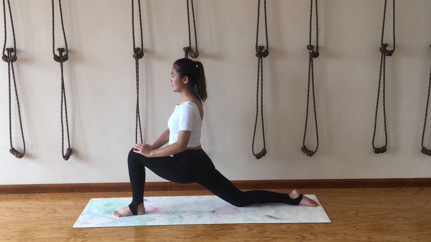 瑜伽体式骑马式怎么做?