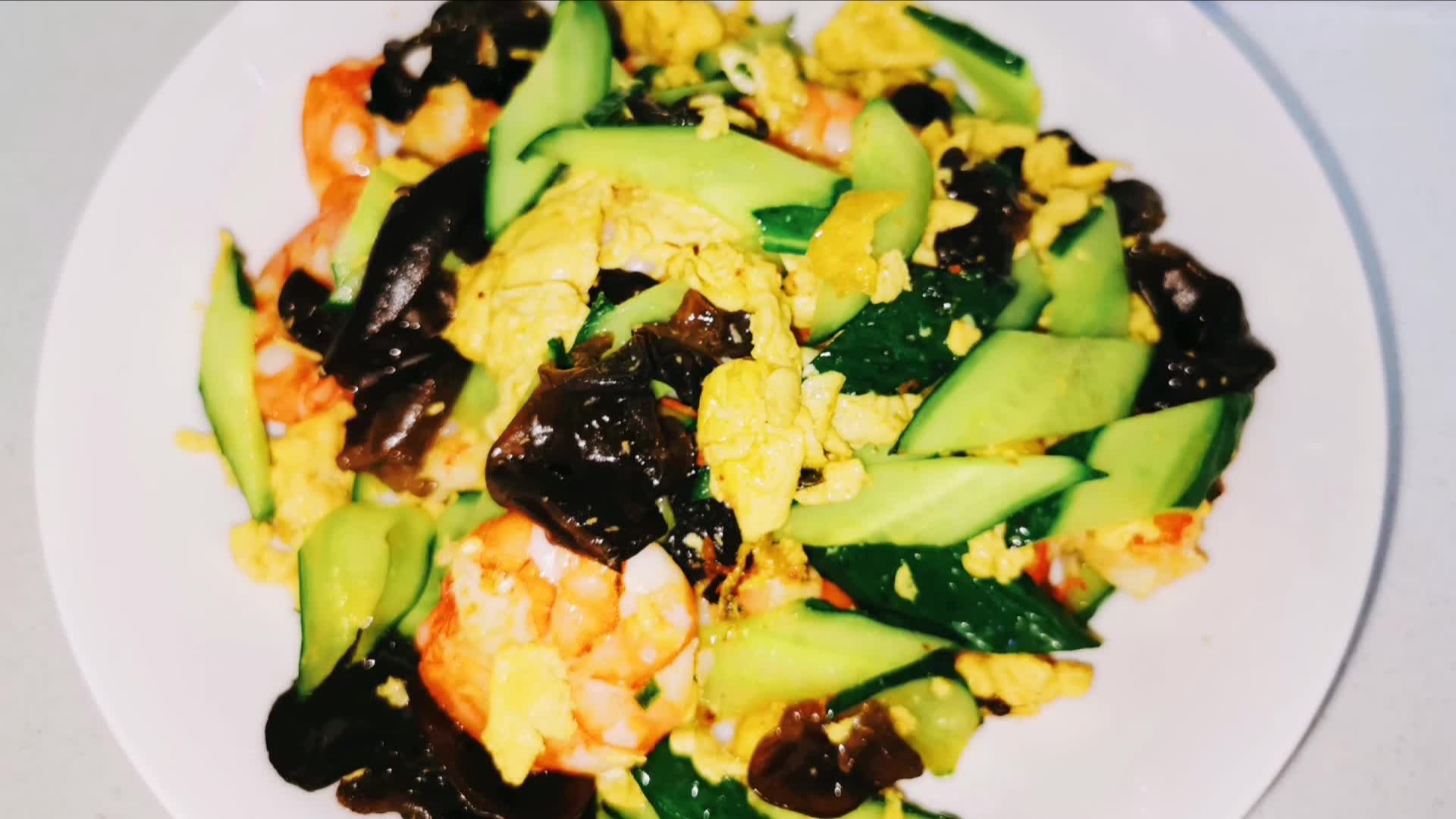 怎么做出美味的虾仁木须黄瓜