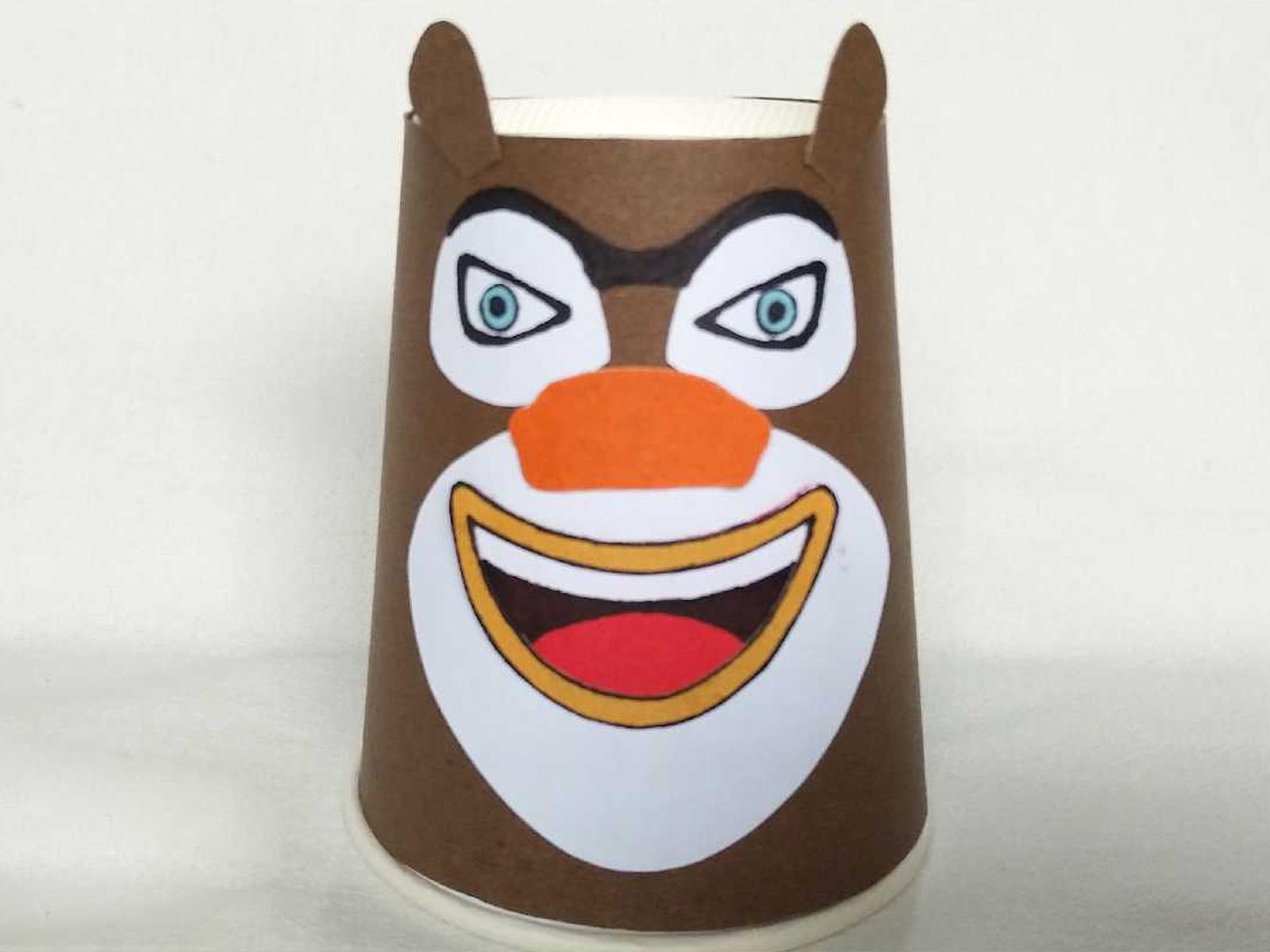 如何做纸杯熊大?